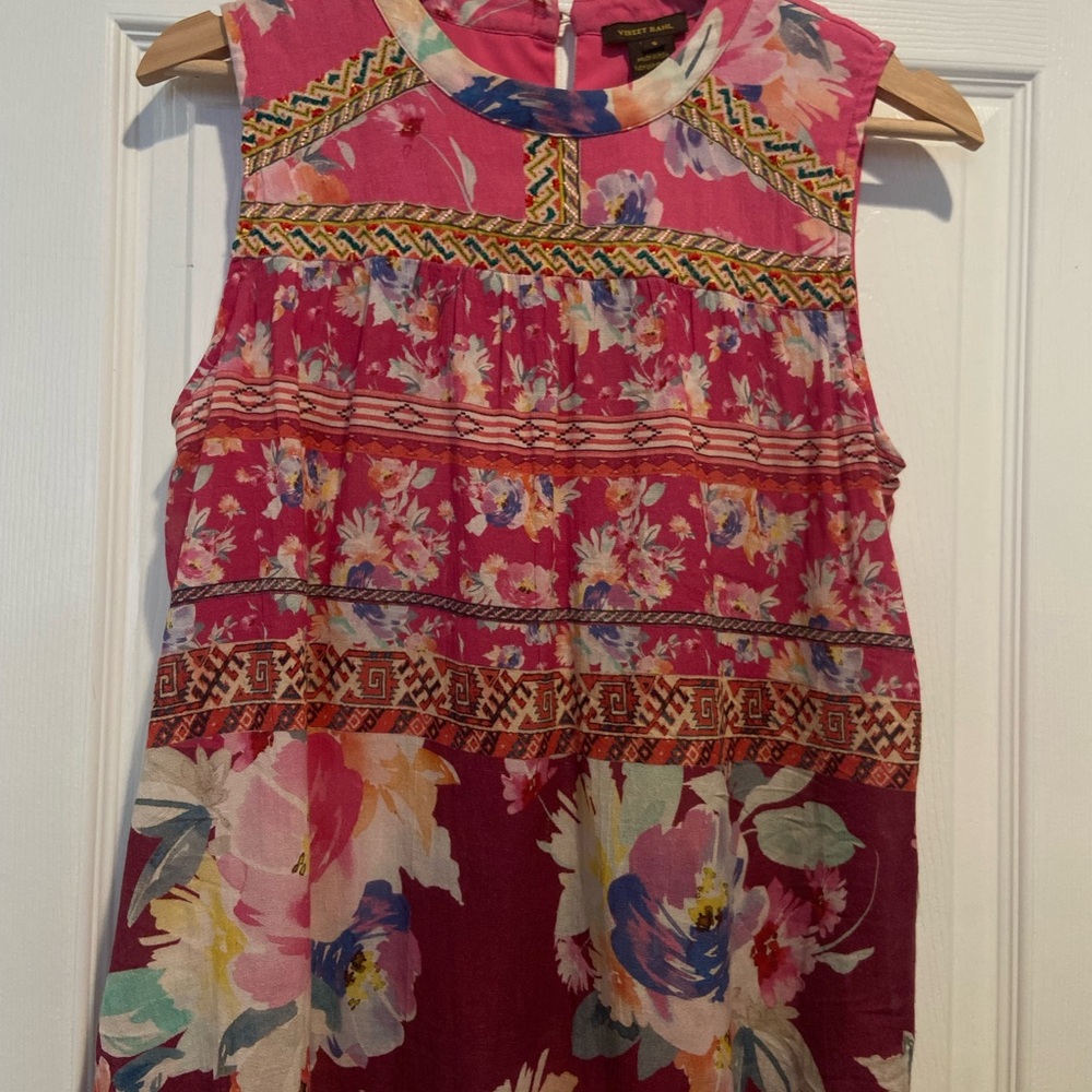 VINEET BAHL Floral Sleeveless Casual Top in Bright Pink